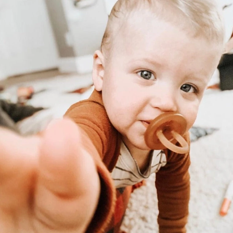 Round Natural Pacifier 3-Pack 3 Round Natural Pacifier 3-Pack - Image 3