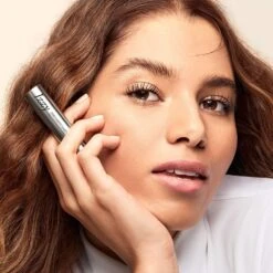 Recyclable Mascara - Zero Waste Mascara, Vegan, Carbon Neutral -Zero Waste Store izzy zero waste beauty zero waste mascara izzy zero waste beauty black mascara refillable recyclable carbon neutral 30272262733935