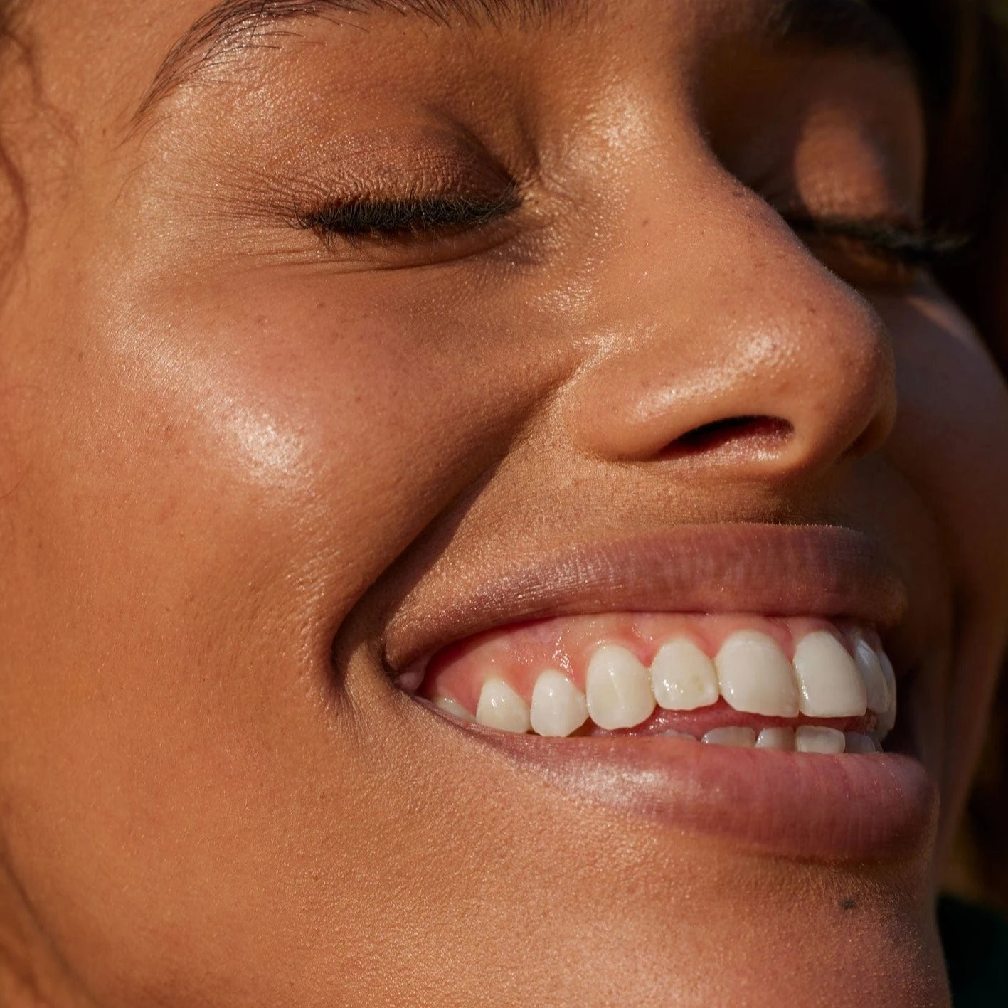 Daily Dew SPF 35 3 Daily Dew SPF 35 - Image 3