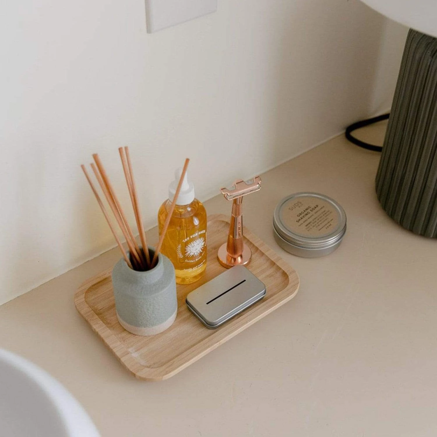 Razor Blade Recycling Tin 4 Razor Blade Recycling Tin - Image 4